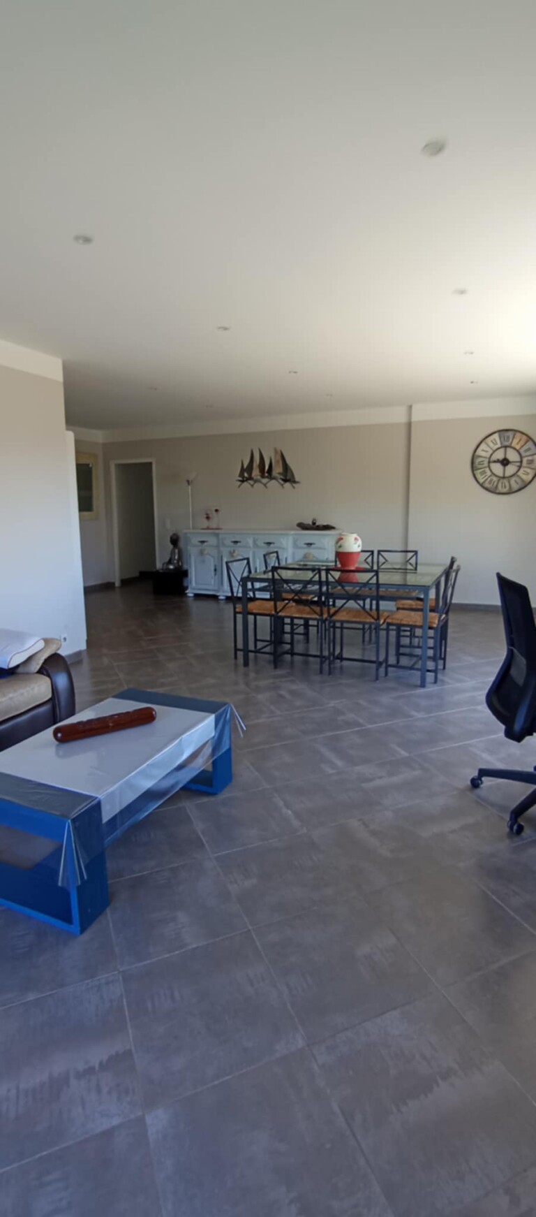 242173c9 ebf1 4c94 82fc edb64ae97027 Copie 768x1742