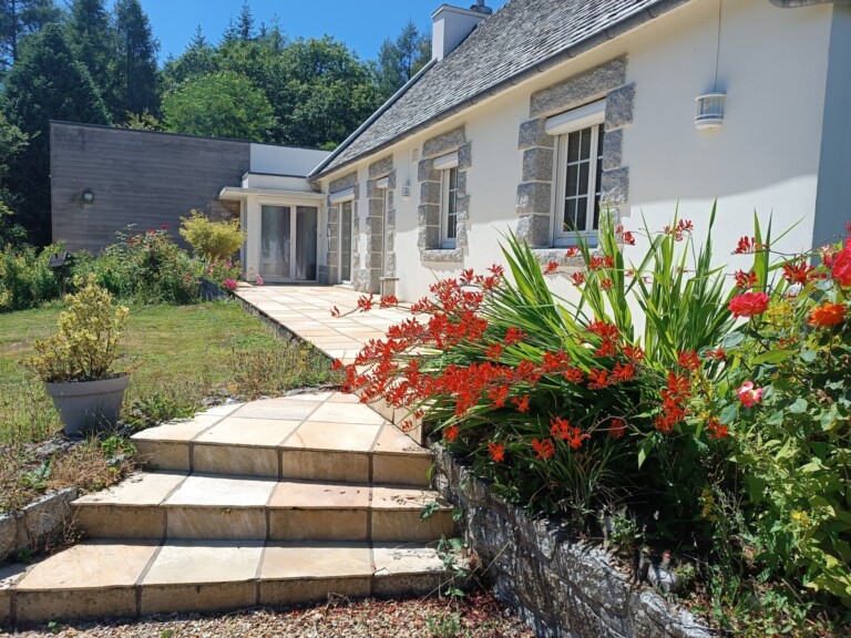 maison 5 chambres Huelgoat grand jardin 768x576