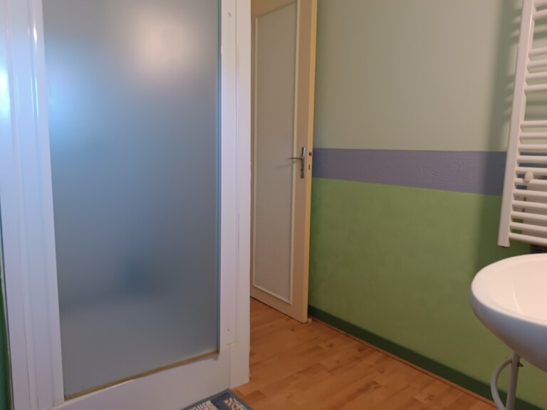 salle eau etage cabine de douche 768x576