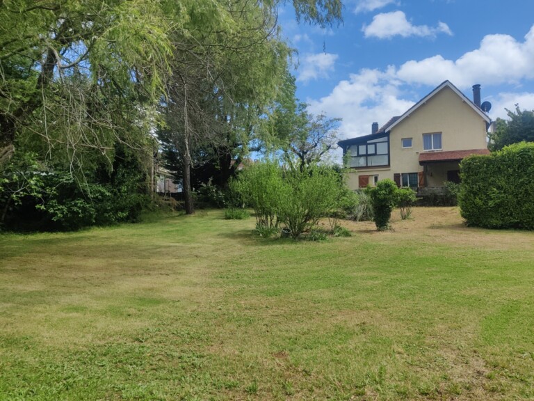 overzicht vanuit tuin 768x576