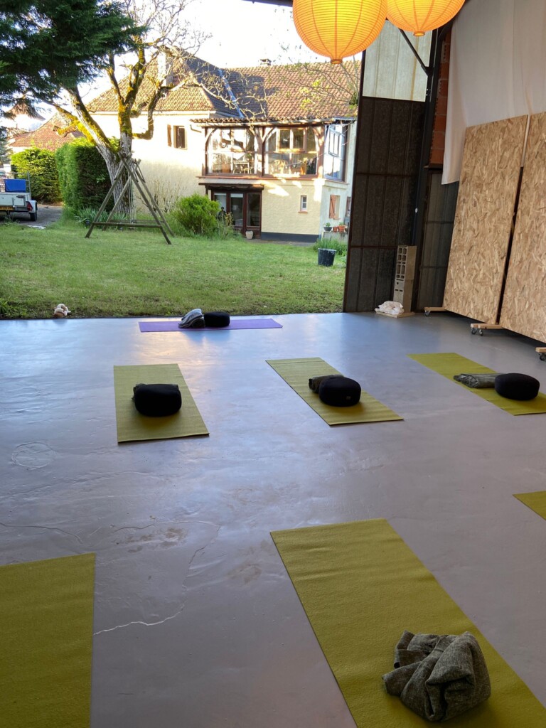 vanuit yoga loods 768x1024