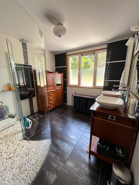 C5127BA3 D4F0 4F25 A817 C4A30269404E