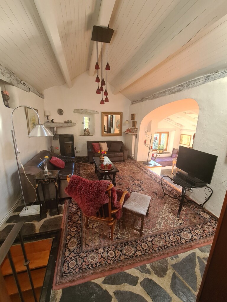 20241019 095931 768x1024