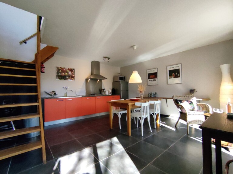 Séjour avec coin cuisine gîte 3