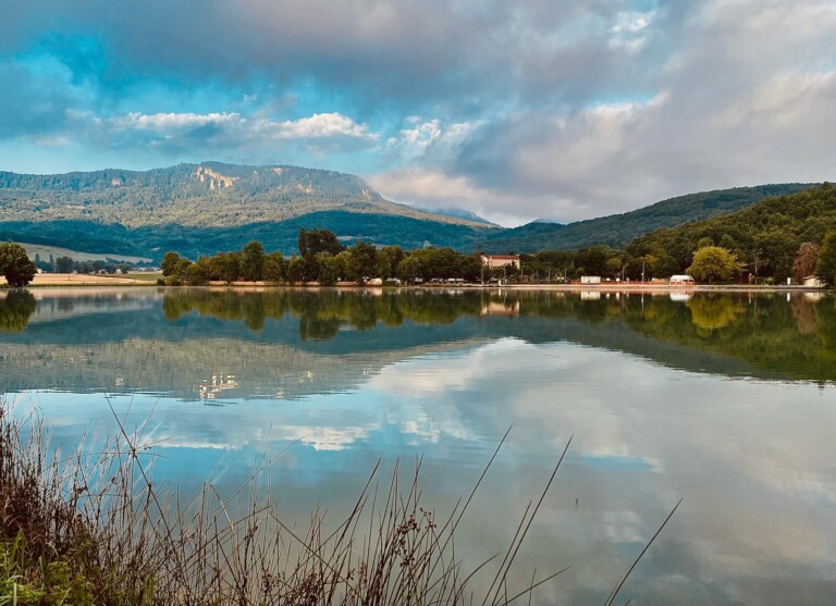 Lac - 5 min à pied / walk / lopen
